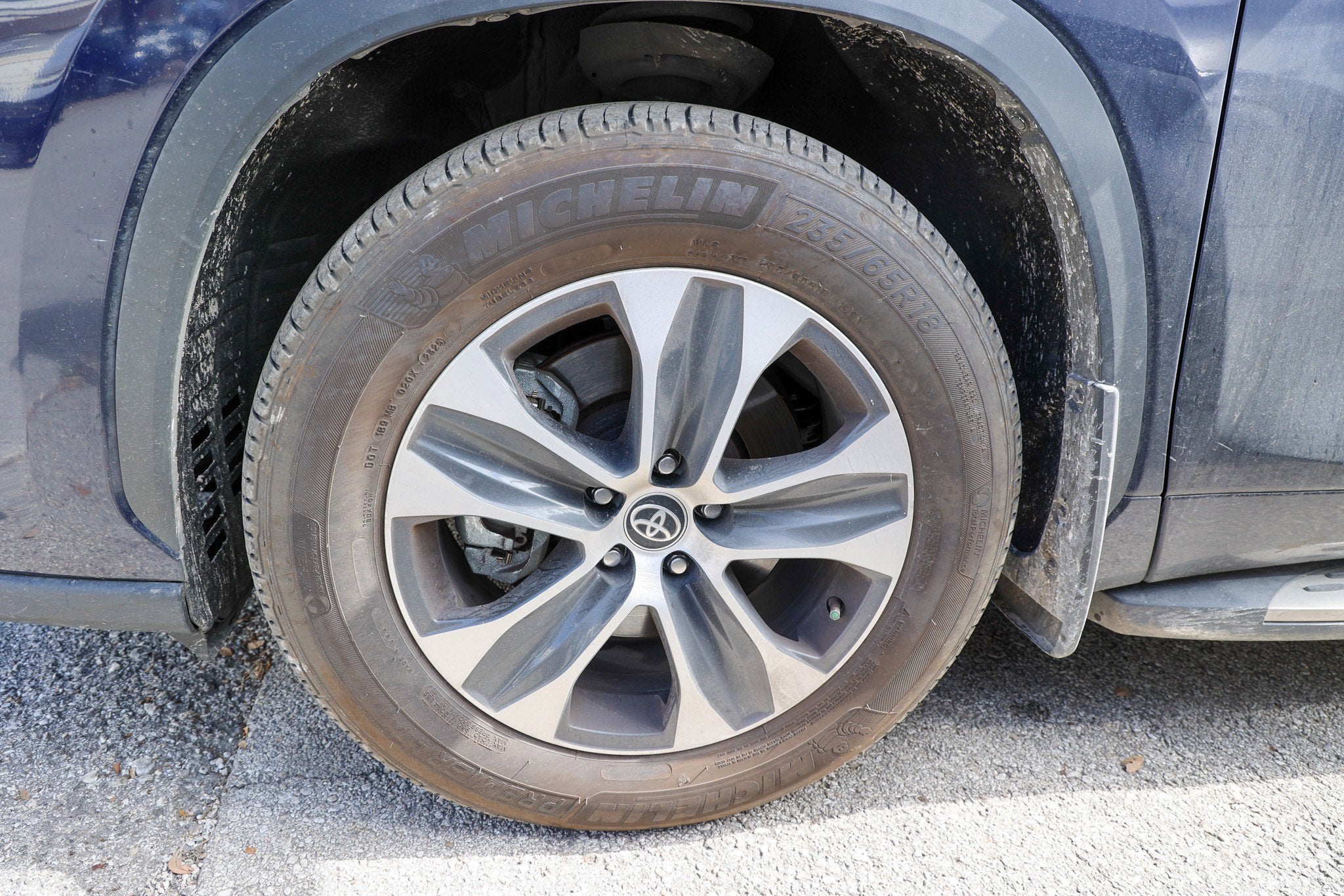 2025 Toyota HIGHLANDER XLE