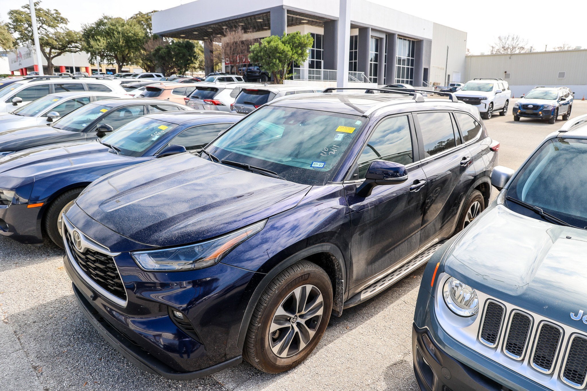 2025 Toyota HIGHLANDER XLE