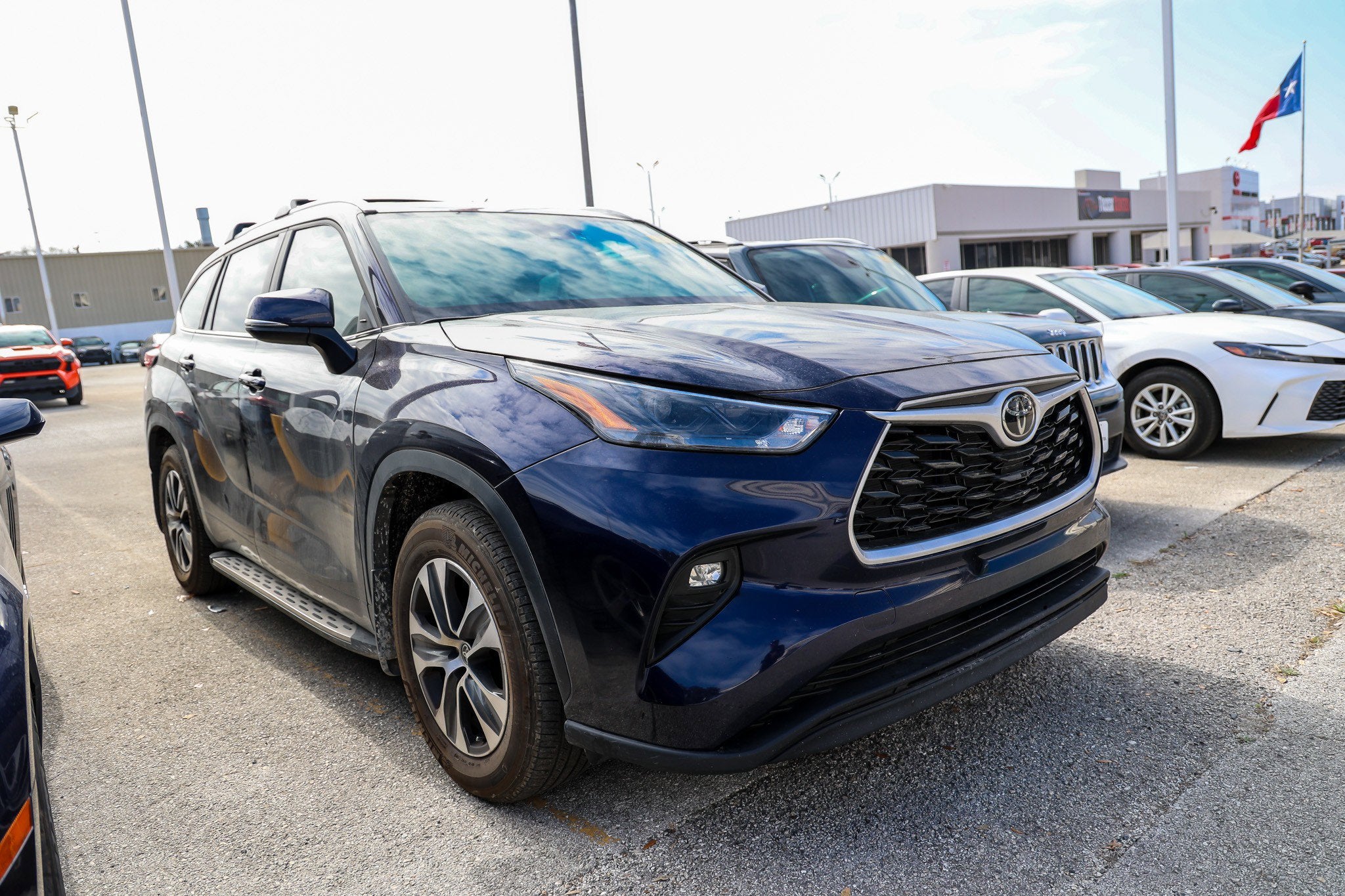 2025 Toyota HIGHLANDER XLE