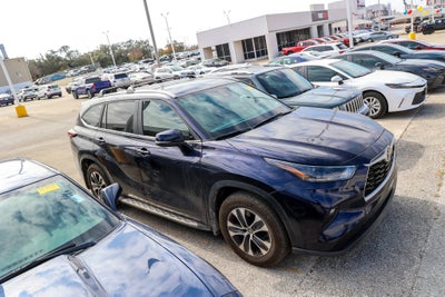 2025 Toyota HIGHLANDER XLE