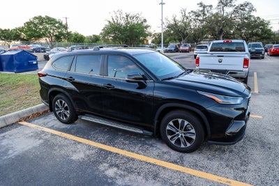 2025 Toyota HIGHLANDER XLE