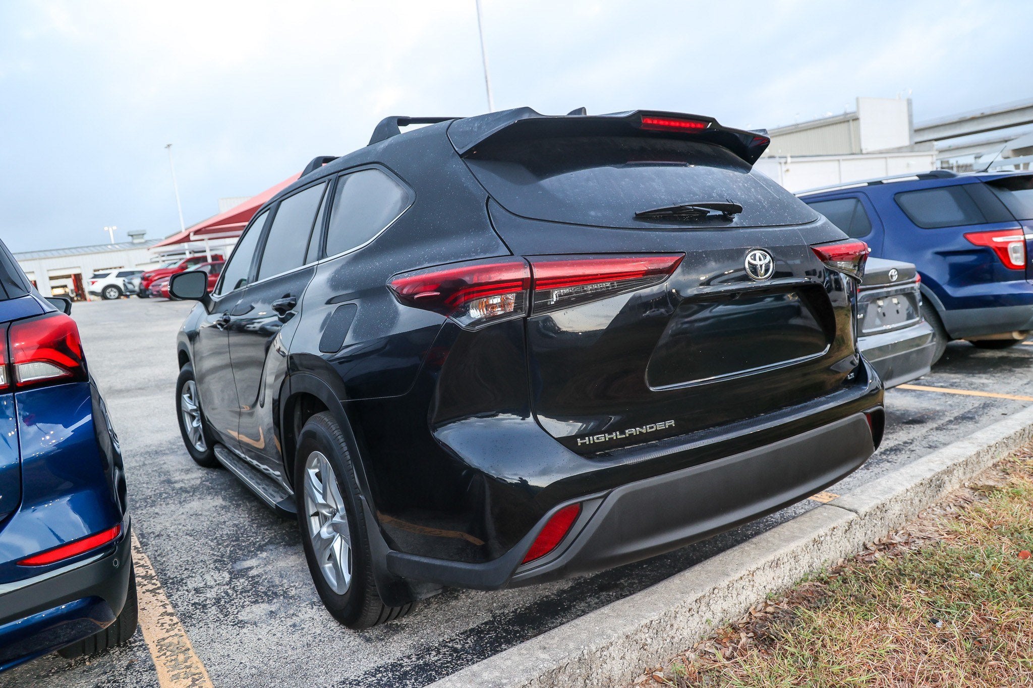 2025 Toyota Highlander LE