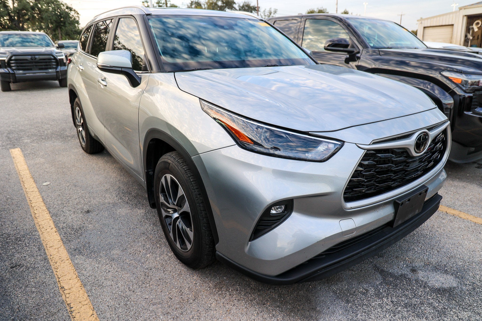 2023 Toyota Highlander LE