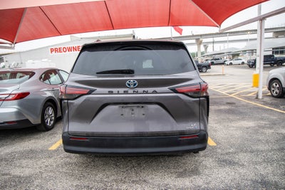 2021 Toyota Sienna LE