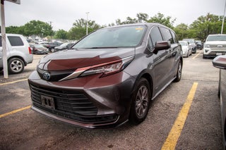2021 Toyota Sienna LE