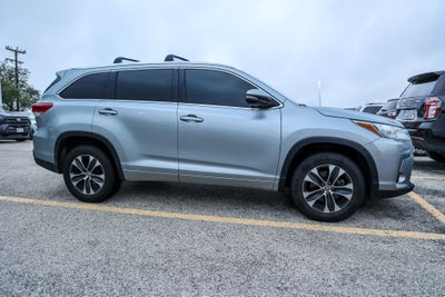 2018 Toyota Highlander SE