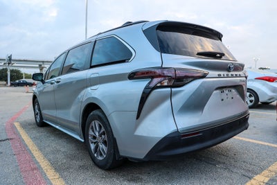 2024 Toyota Sienna XLE