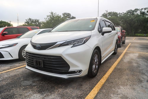 2021 Toyota Sienna XLE