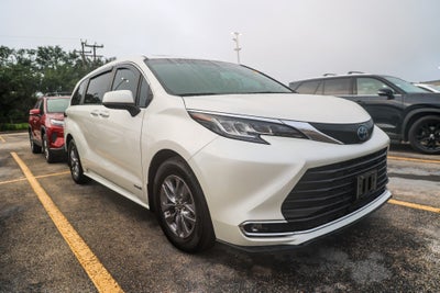 2021 Toyota Sienna XLE