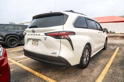 2021 Toyota Sienna XLE