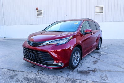 2022 Toyota SIENNA XLE XLE