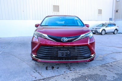 2022 Toyota SIENNA XLE XLE
