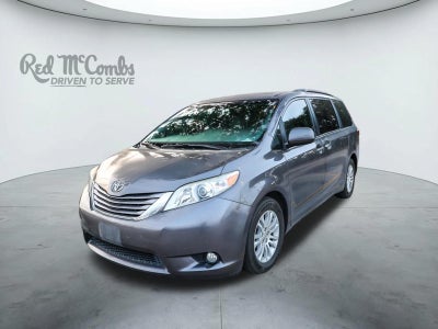 2017 Toyota Sienna XLE