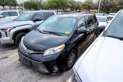 2019 Toyota Sienna XLE