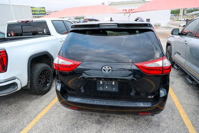 2019 Toyota Sienna XLE