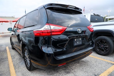 2019 Toyota Sienna XLE