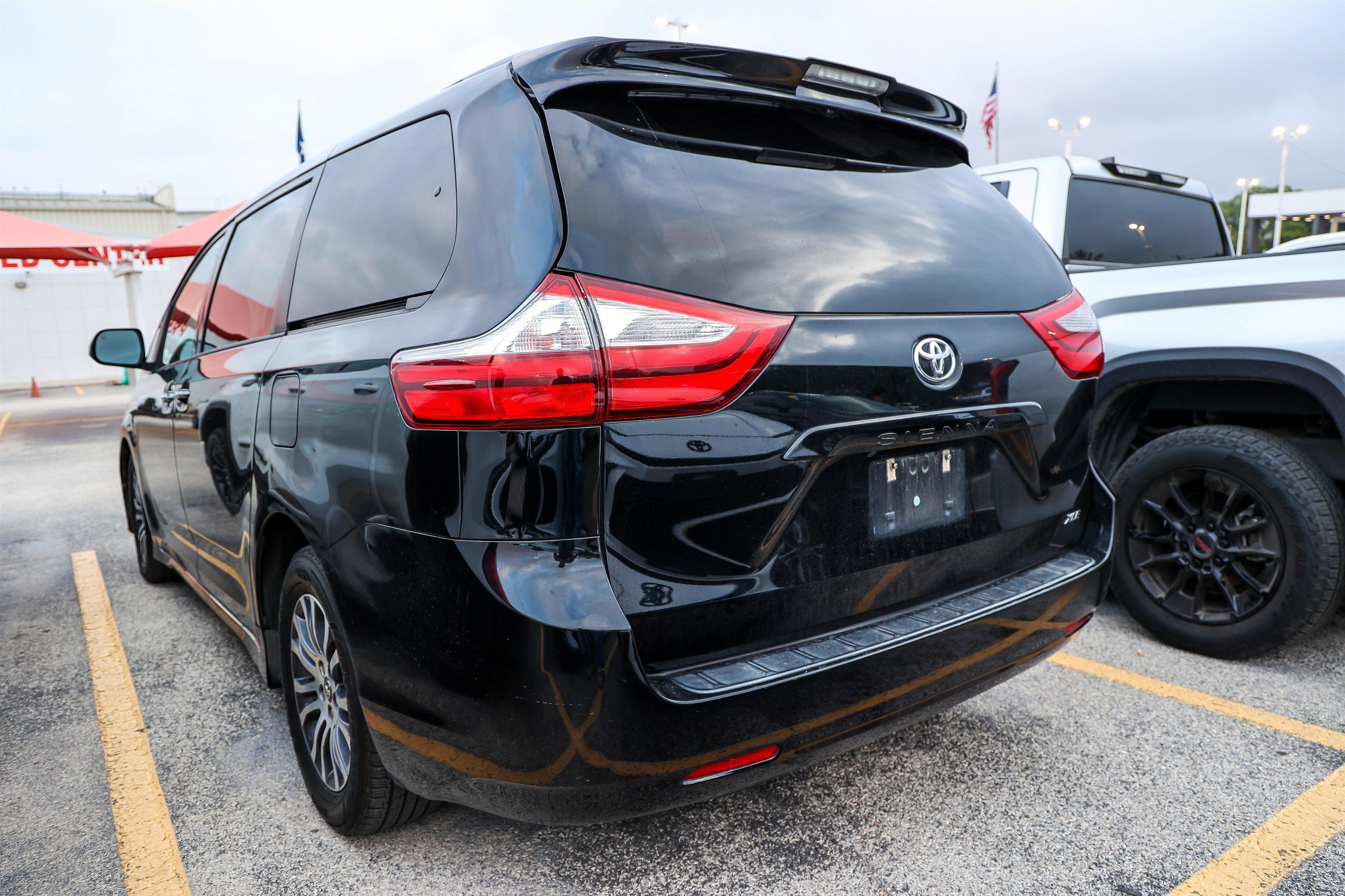 2019 Toyota Sienna XLE