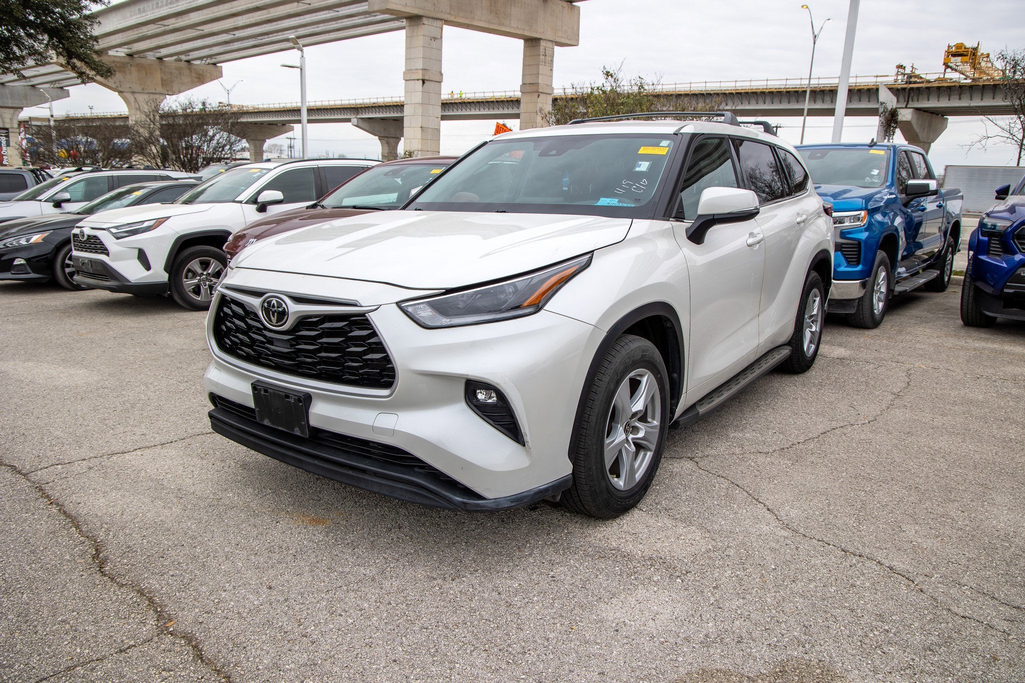 2021 Toyota HIGHLANDER LE
