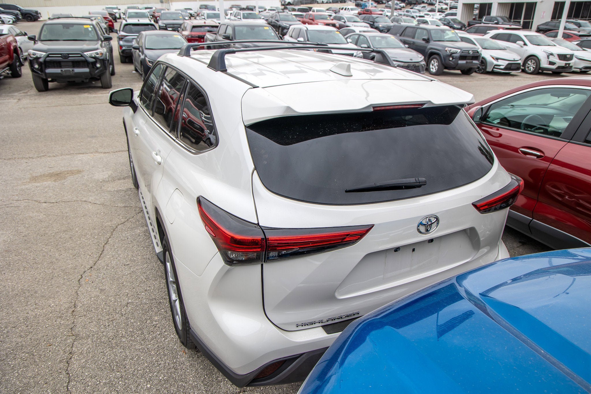 2021 Toyota HIGHLANDER LE