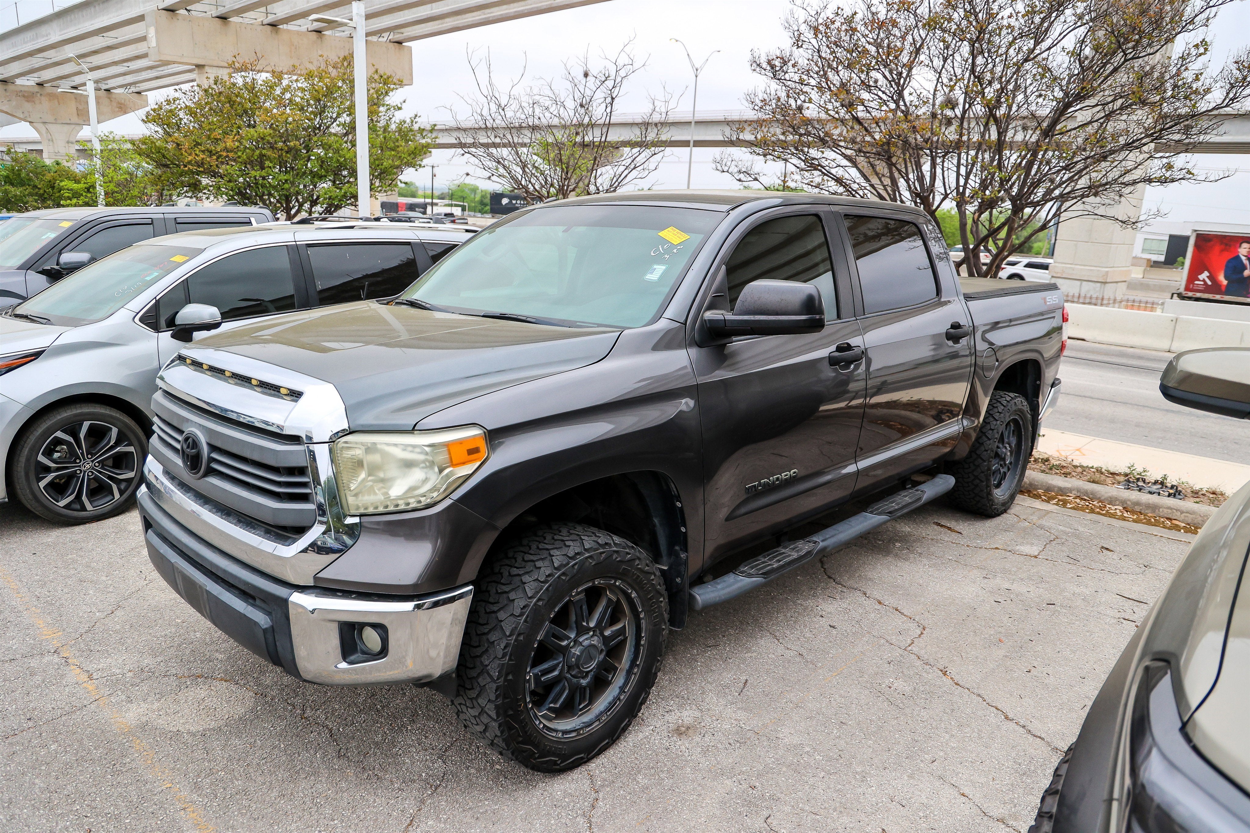 2014 Toyota TUNDRA 4X2 SR5