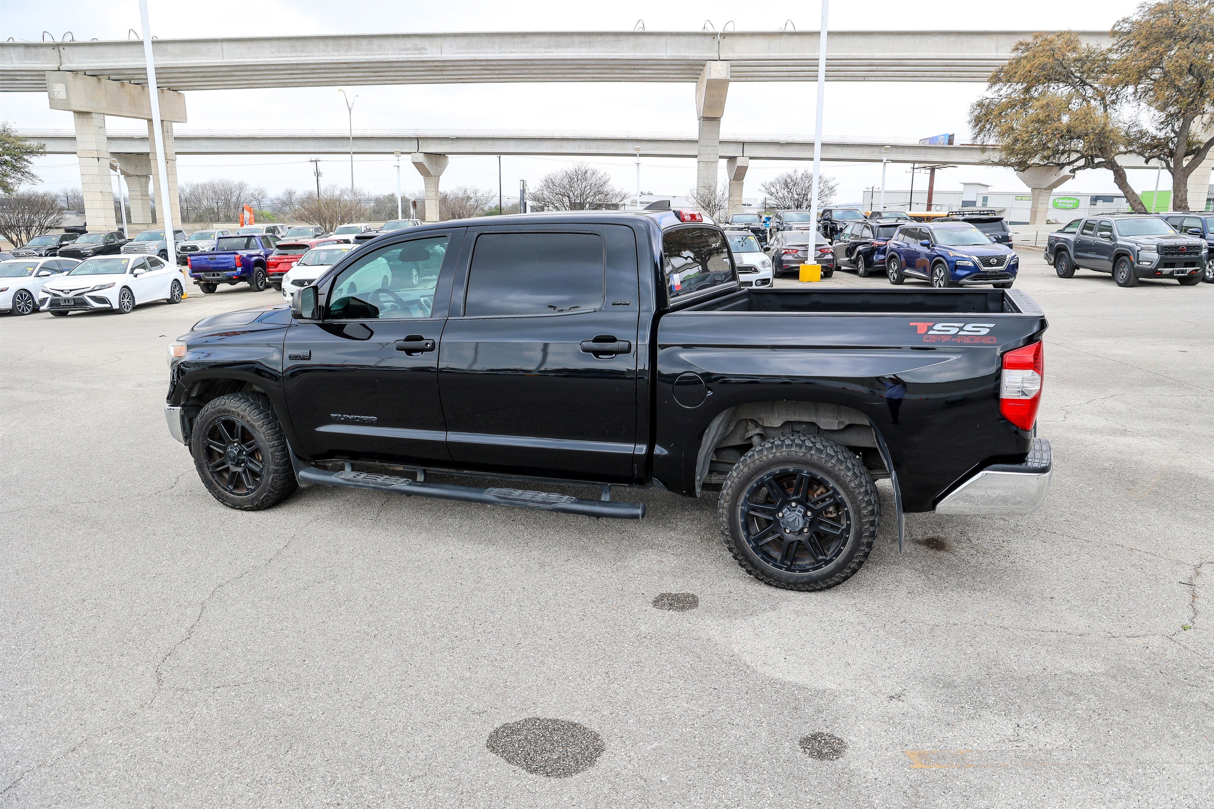 2020 Toyota TUNDRA 4X2 SR5