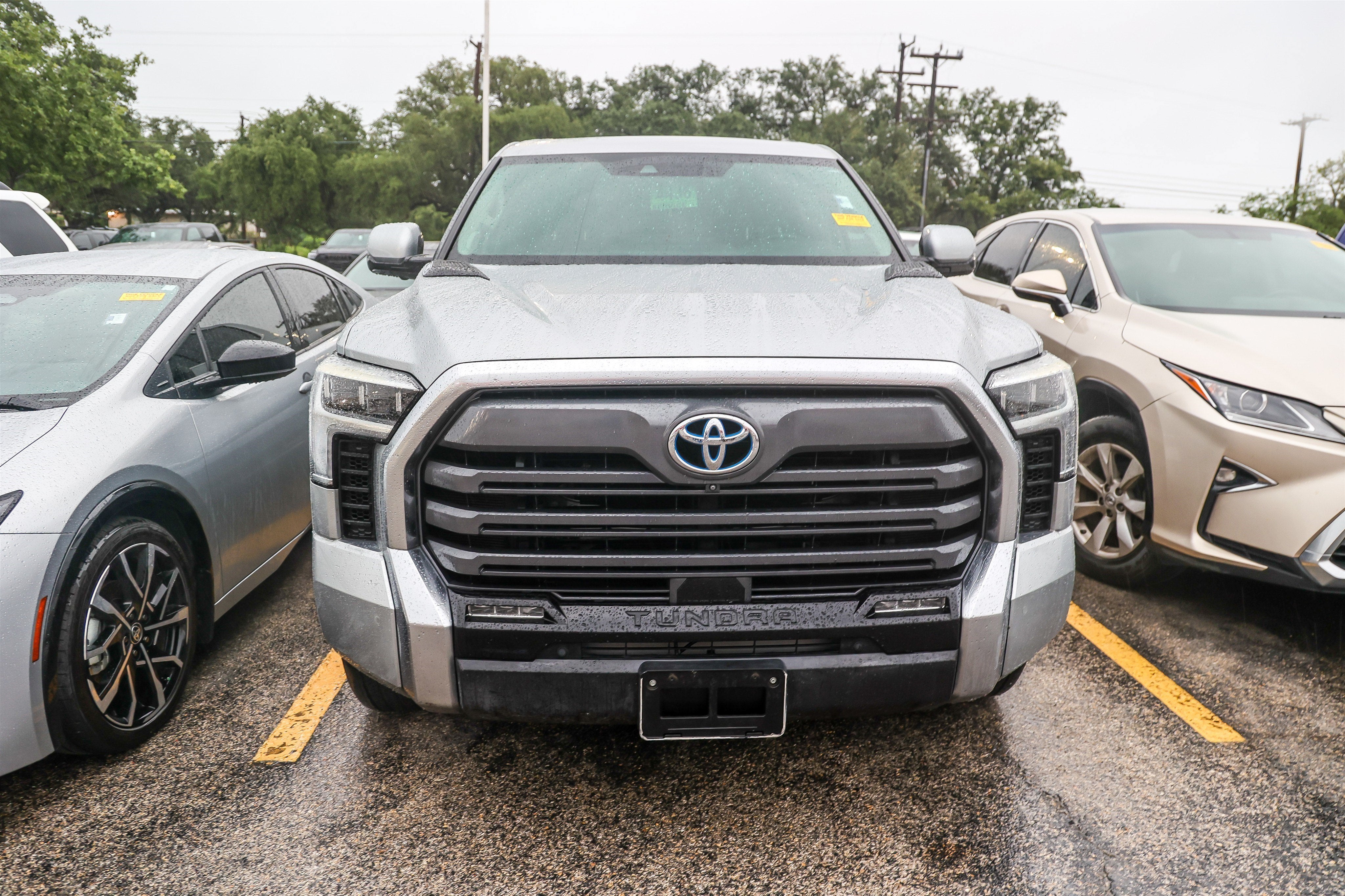2022 Toyota Tundra i-FORCE MAX Limited Hybrid