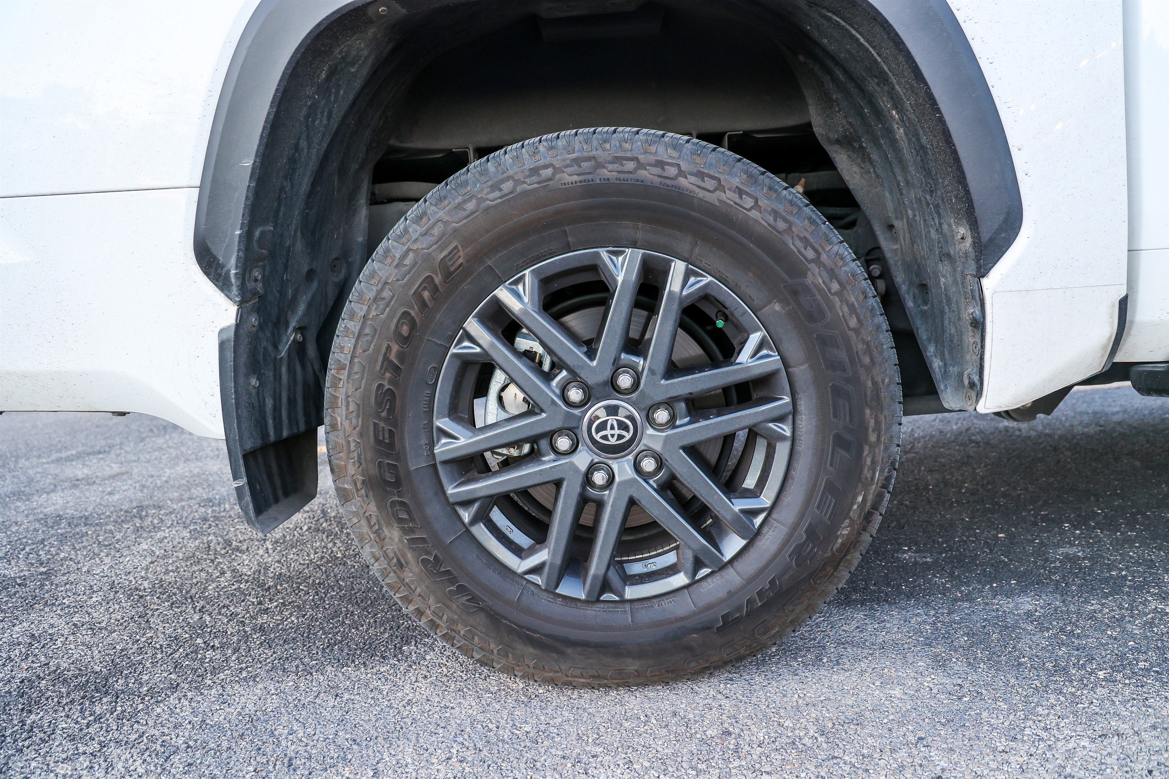 2025 Toyota TUNDRA 4X2 SR5