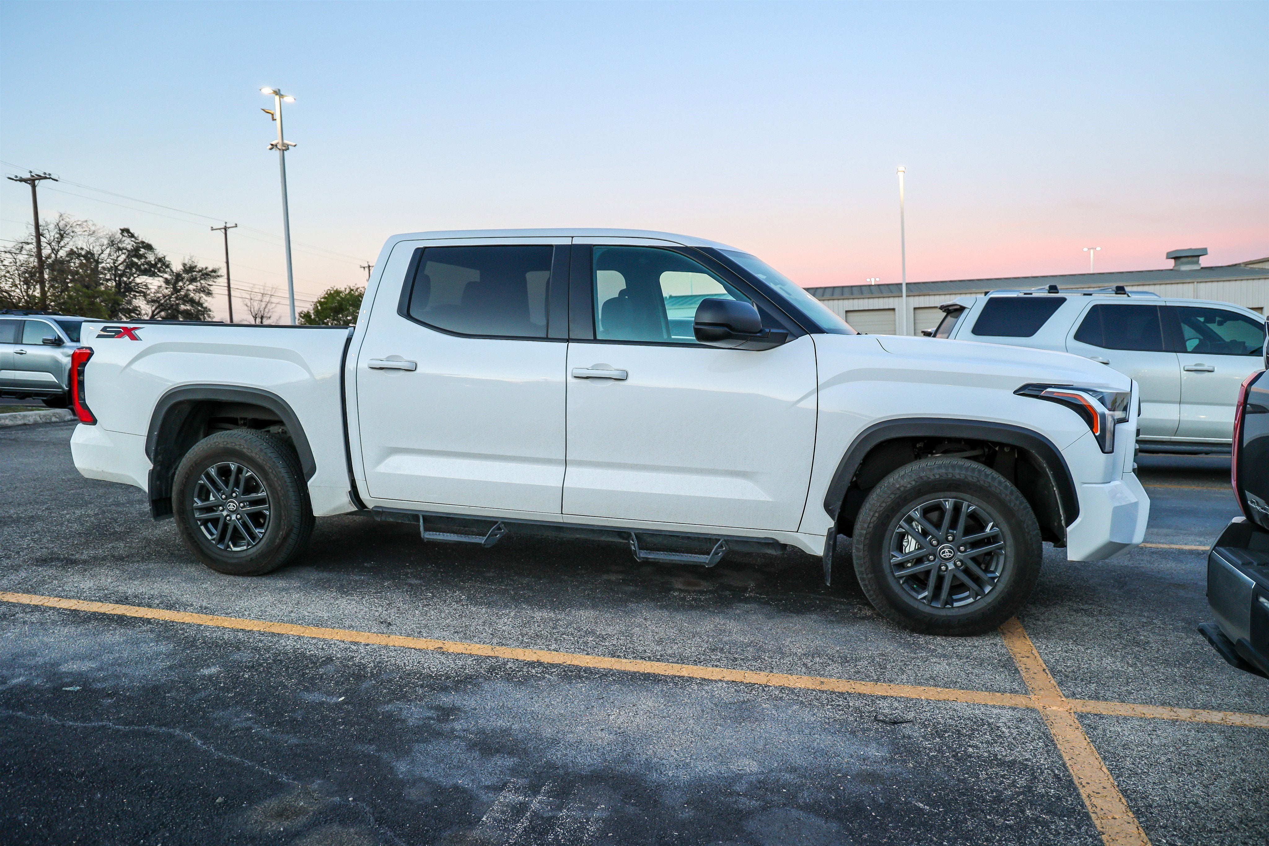 2025 Toyota TUNDRA 4X2 SR5