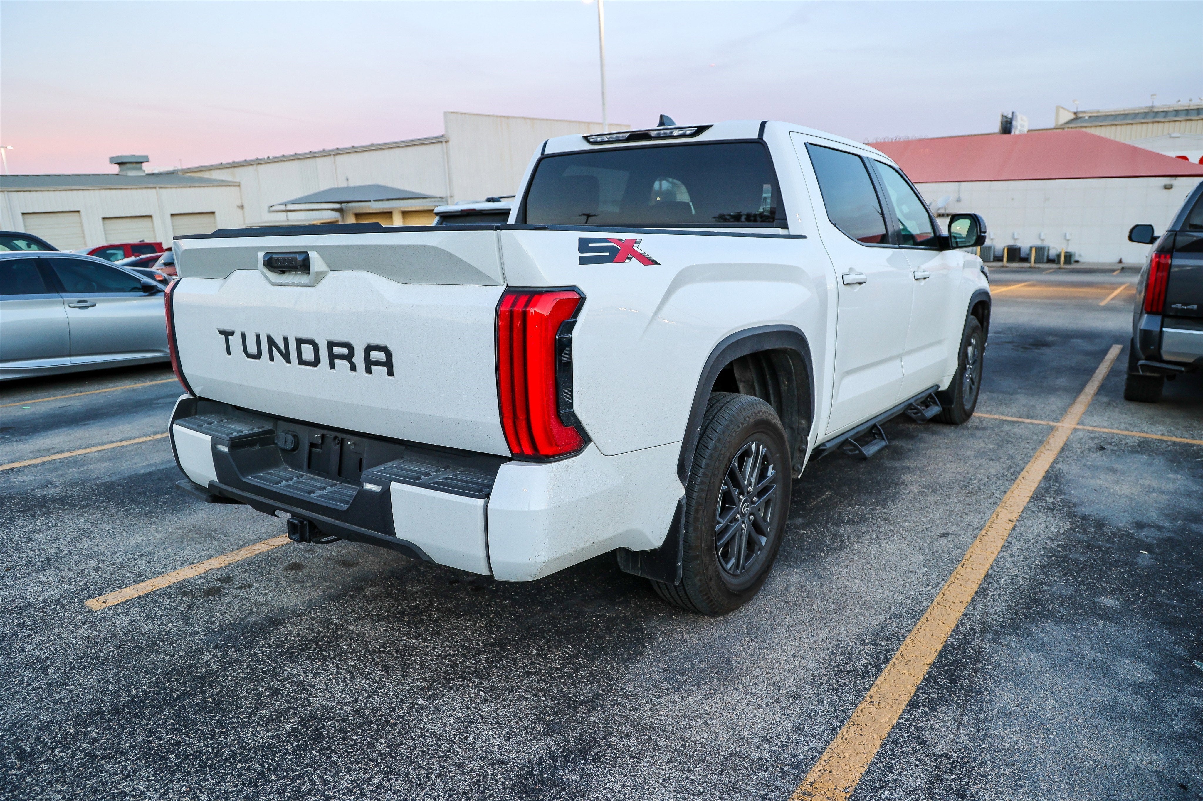 2025 Toyota TUNDRA 4X2 SR5