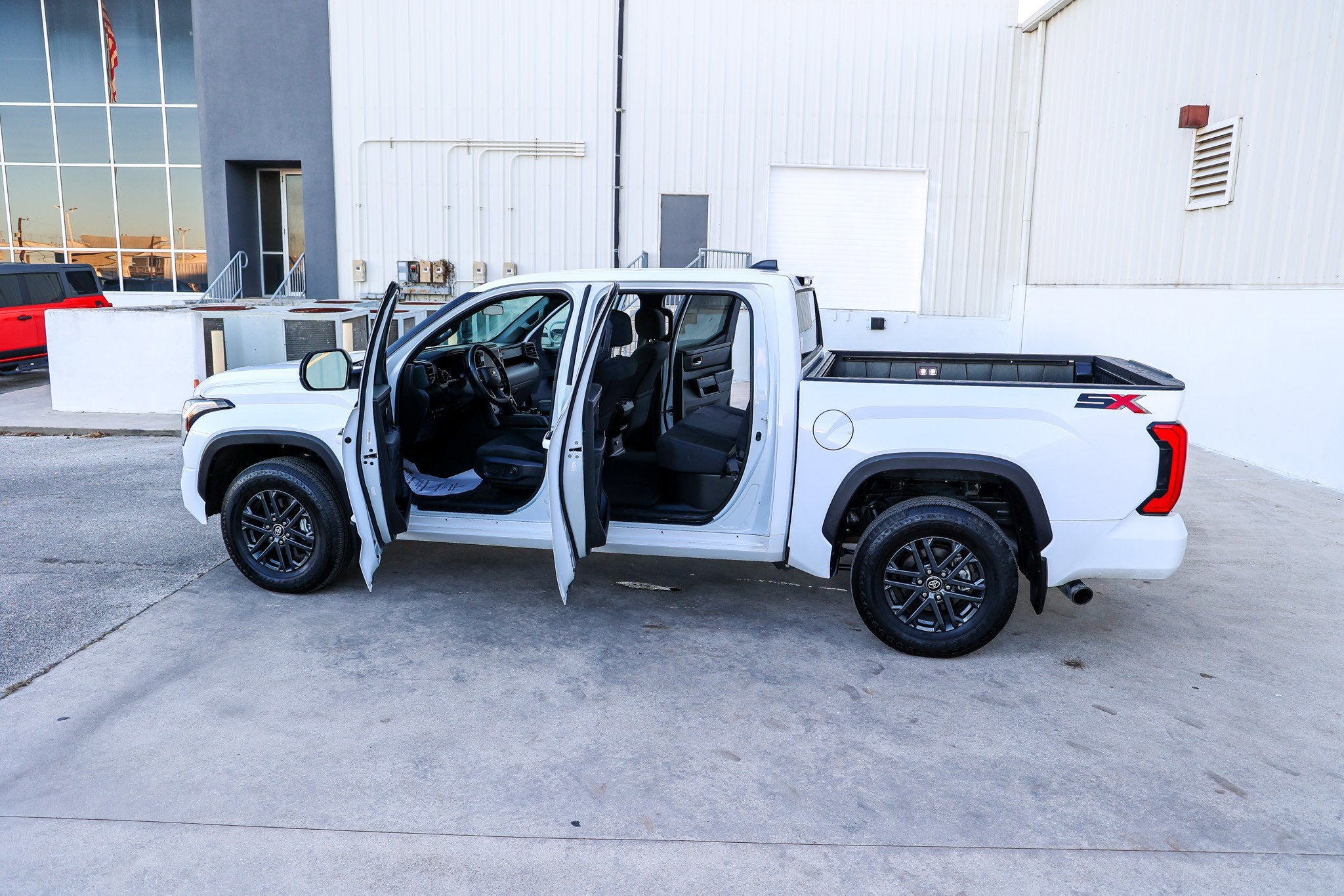 2025 Toyota TUNDRA 4X2 SR5