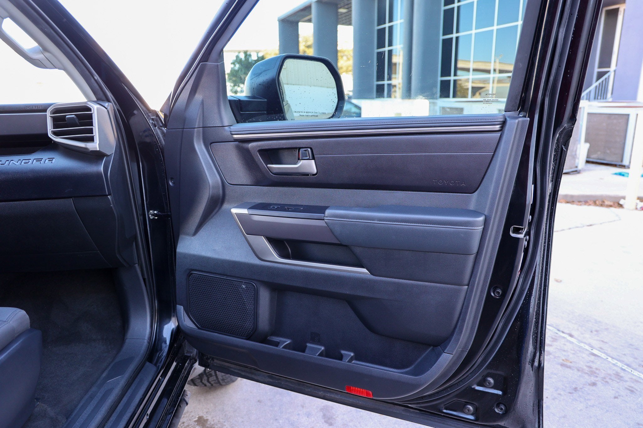 2023 Toyota TUNDRA 4X4 SR5