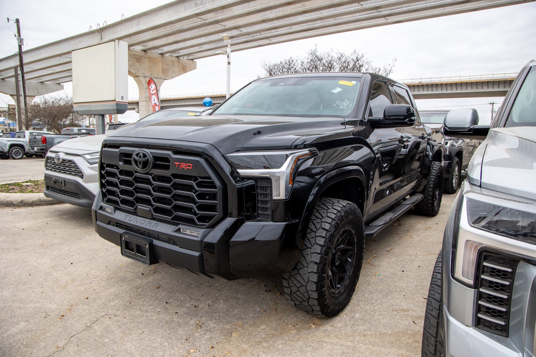 2024 Toyota TUNDRA 4X4 SR5