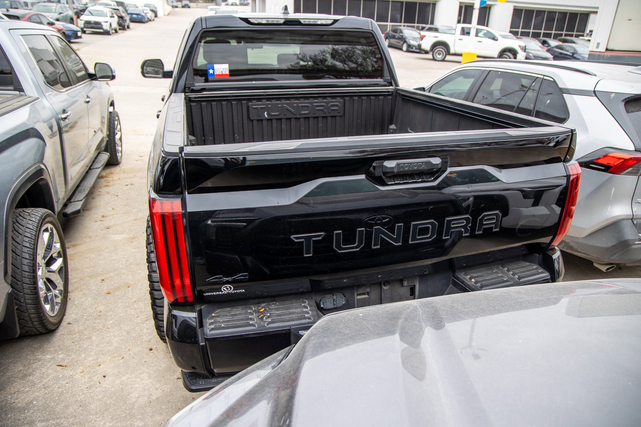 2024 Toyota TUNDRA 4X4 SR5