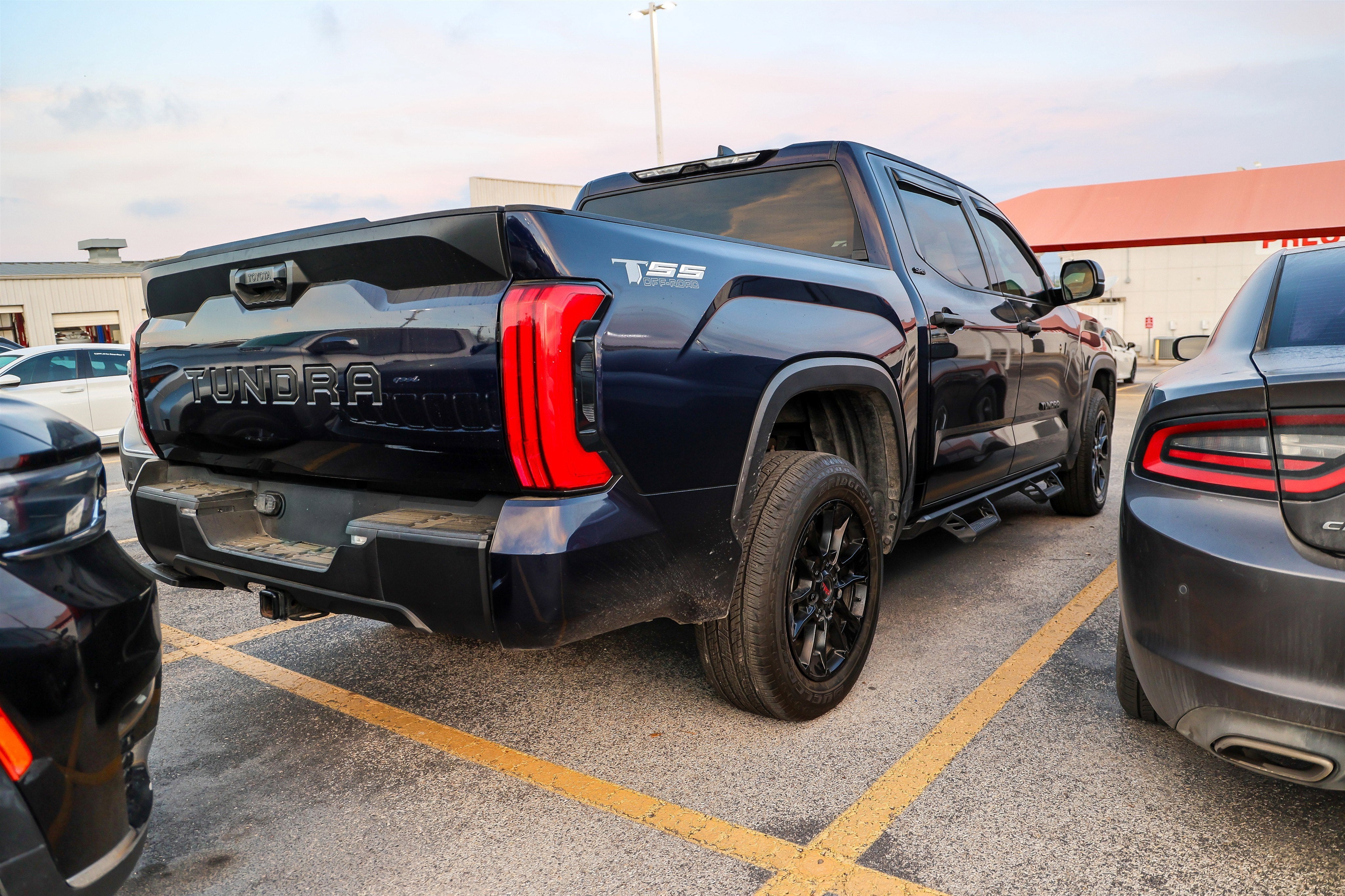 2023 Toyota TUNDRA 4X4 SR5
