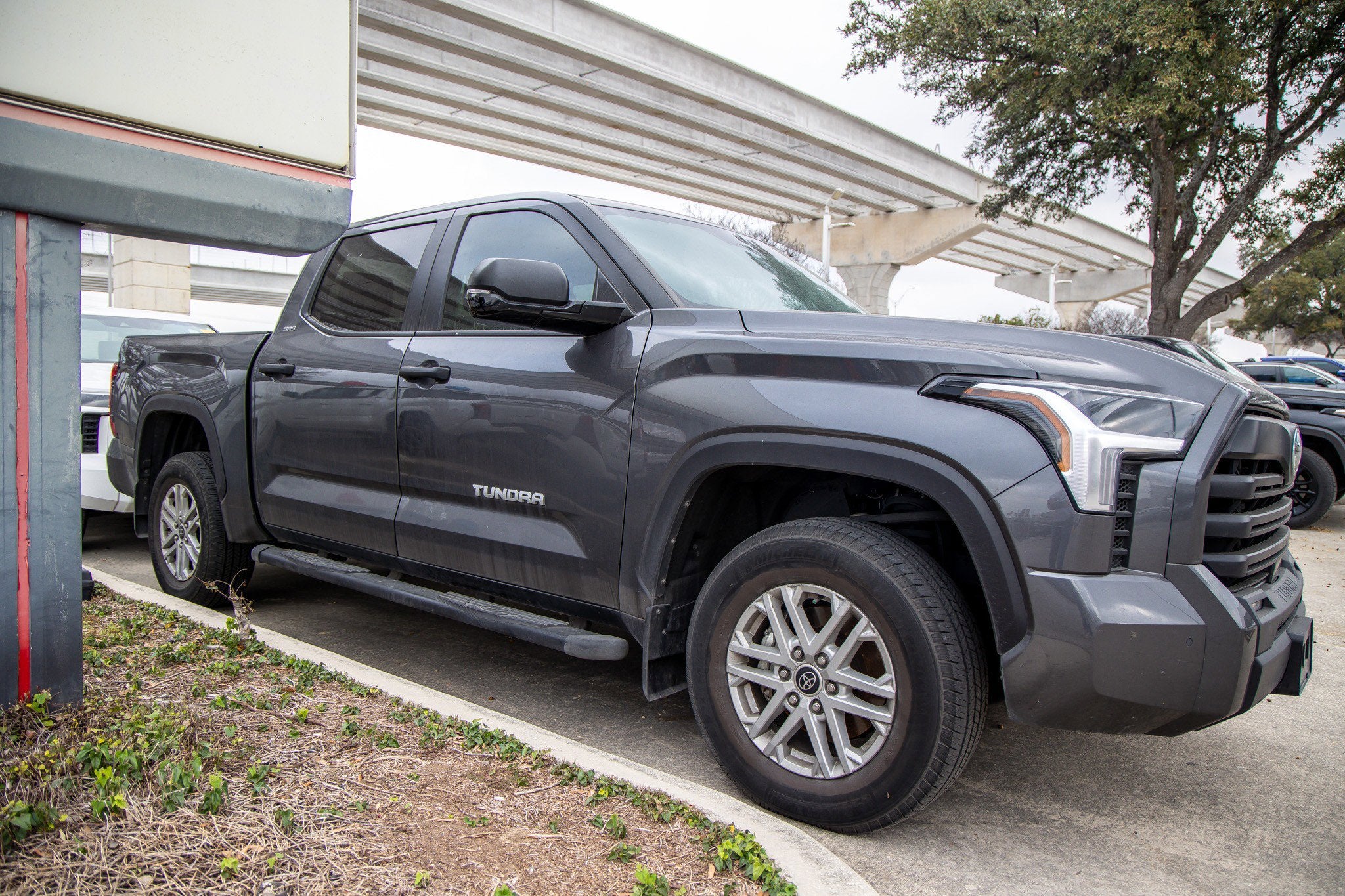 2024 Toyota TUNDRA 4X4 SR5