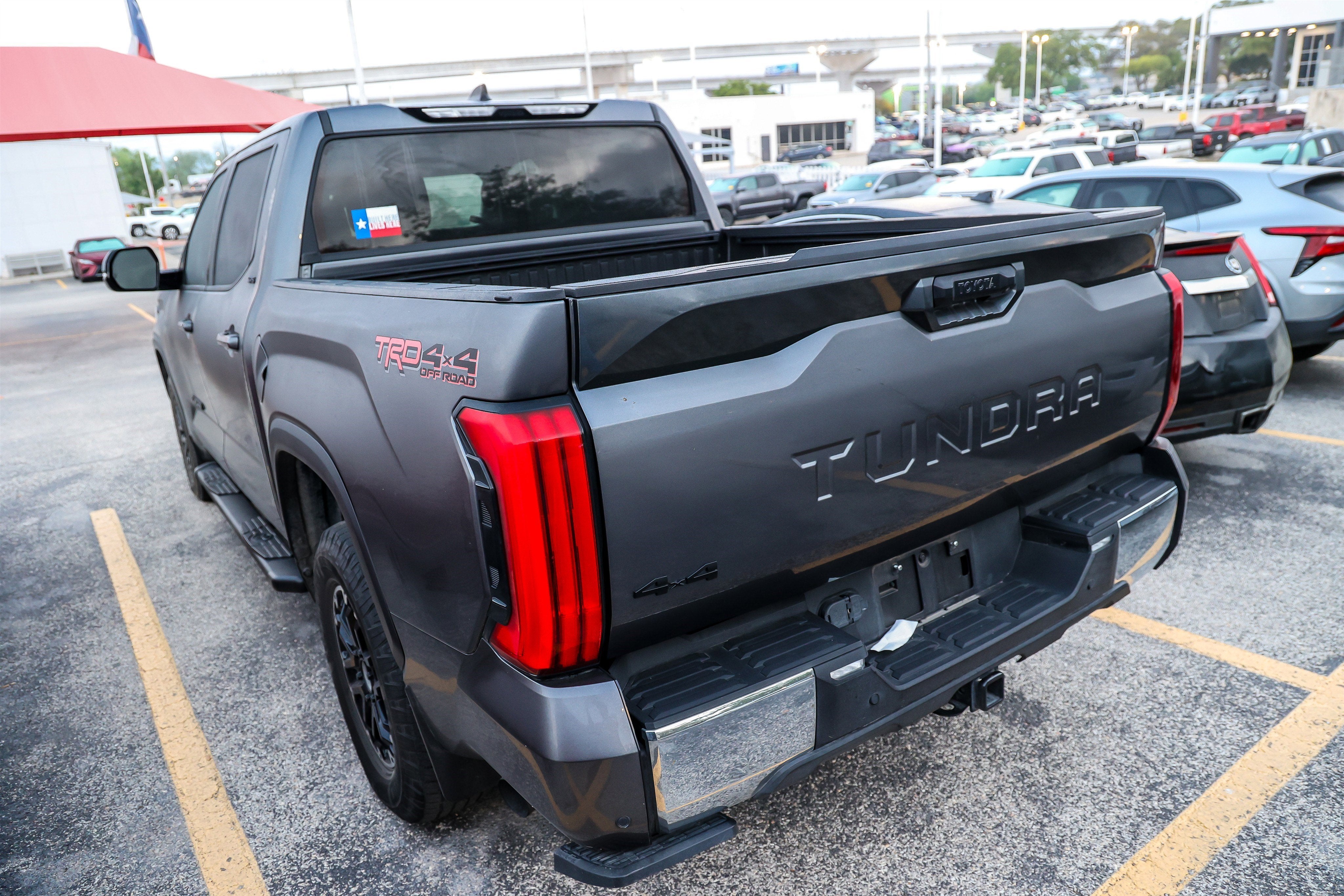 2023 Toyota TUNDRA 4X4 SR5