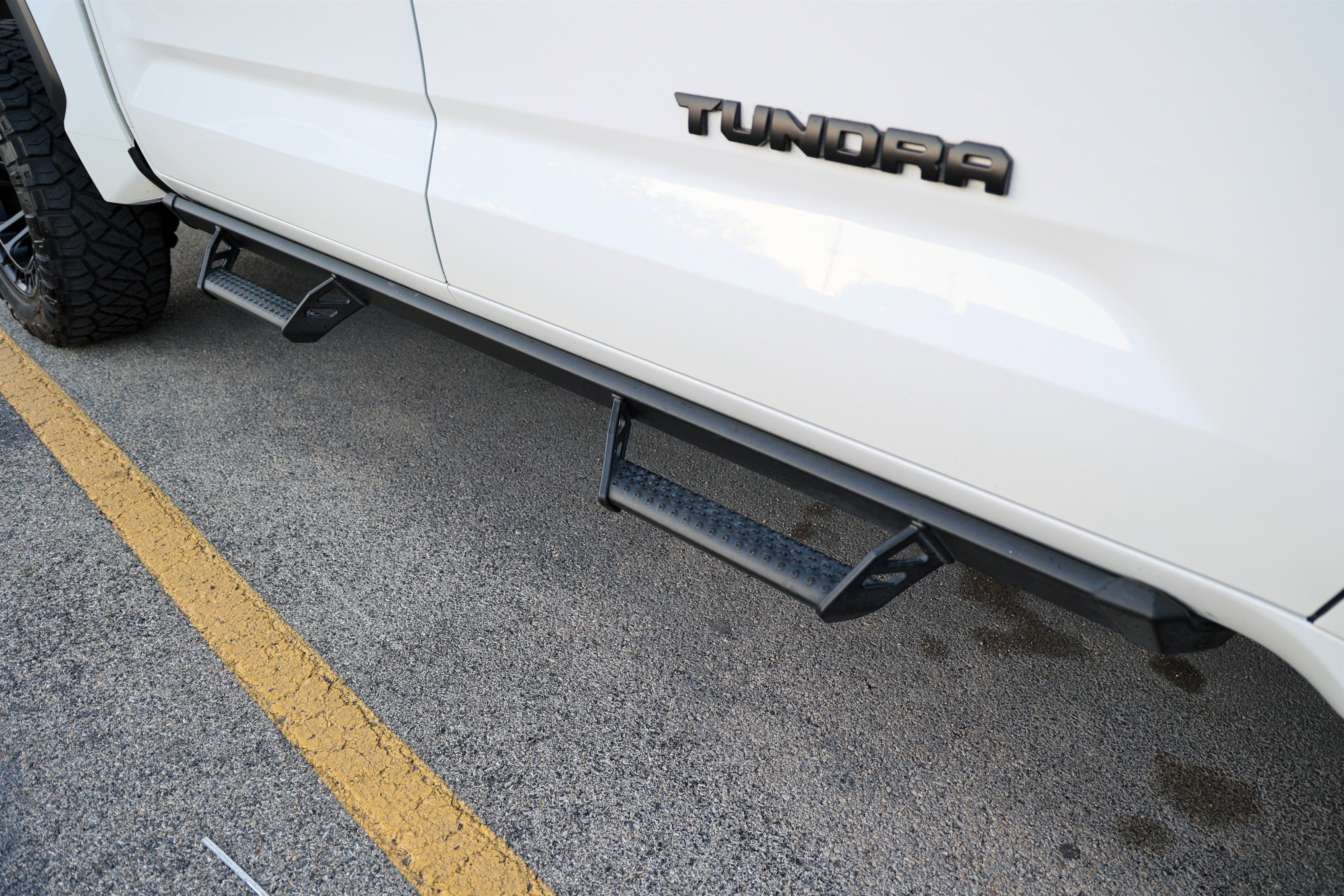 2024 Toyota TUNDRA 4X4 SR5