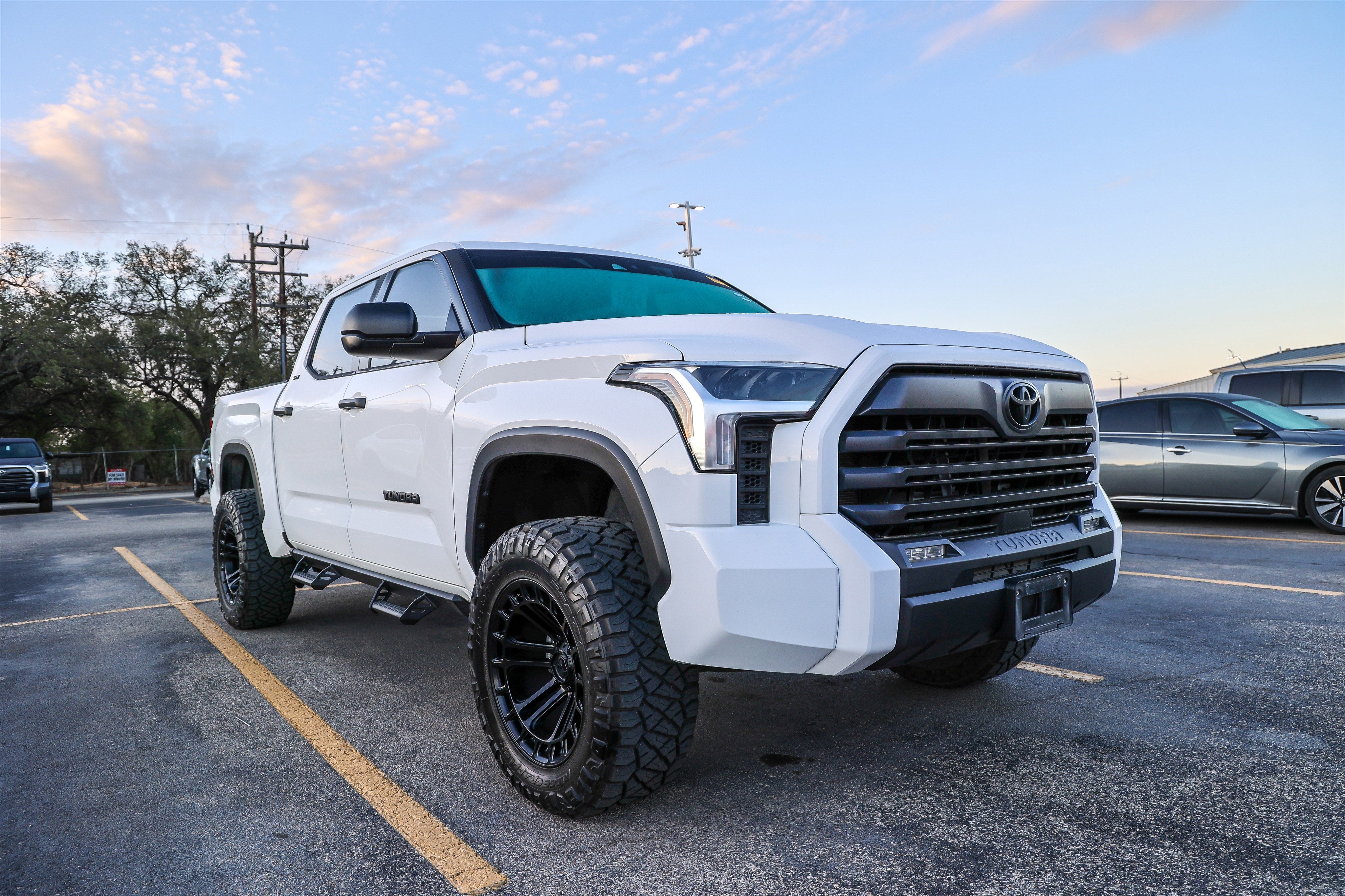 2024 Toyota TUNDRA 4X4 SR5