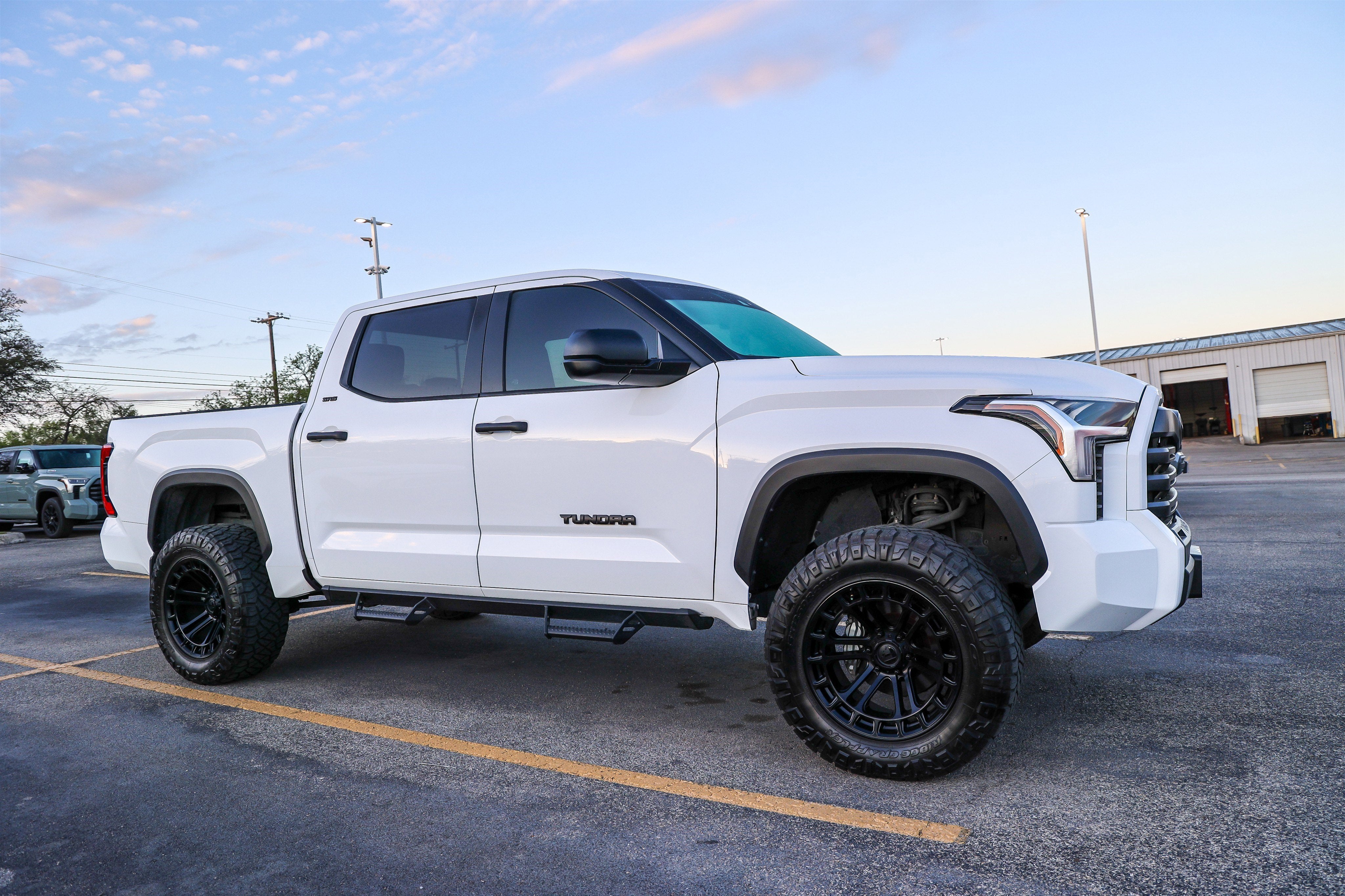 2024 Toyota TUNDRA 4X4 SR5