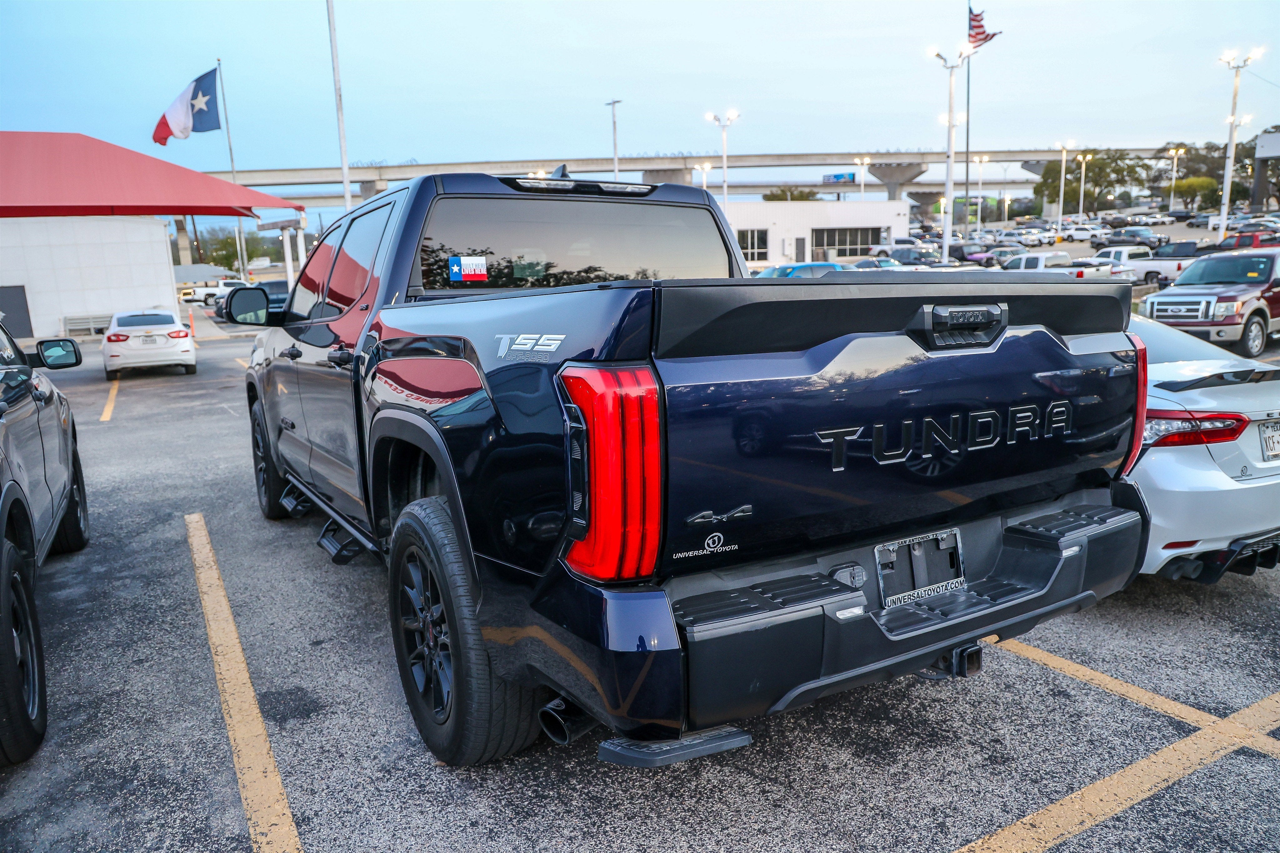 2023 Toyota TUNDRA 4X4 SR5