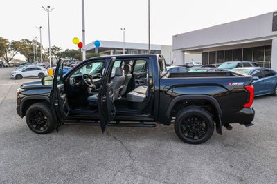 2024 Toyota TUNDRA 4X4 SR5