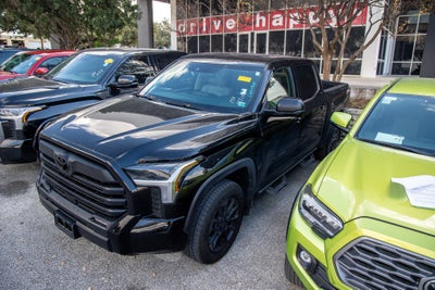 2024 Toyota TUNDRA 4X4 SR5