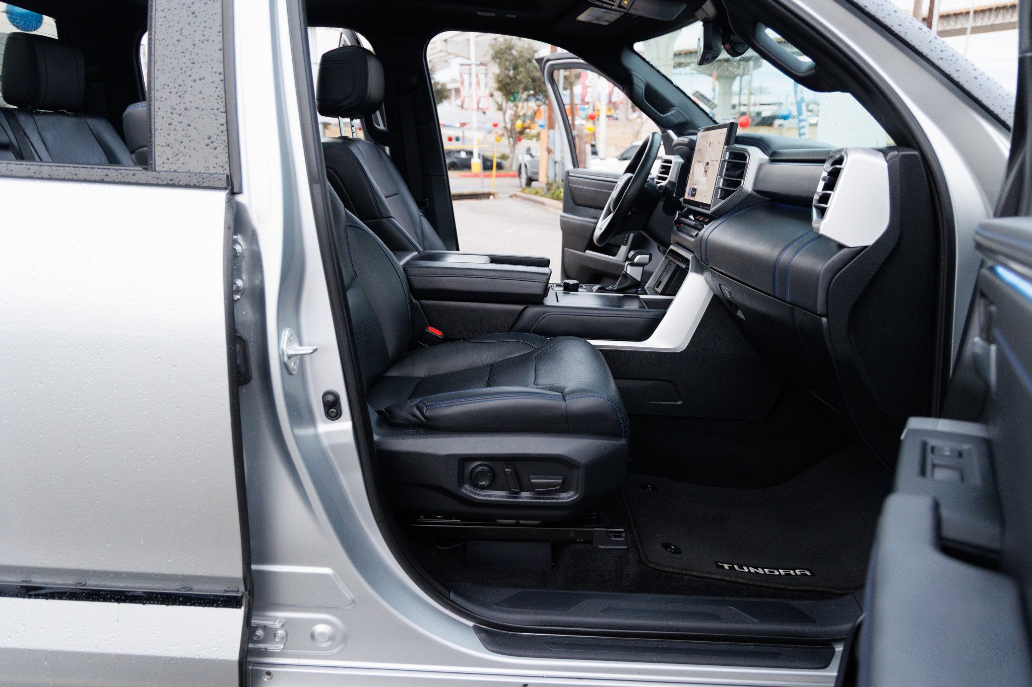 2023 Toyota TUNDRA 4X4 Platinum