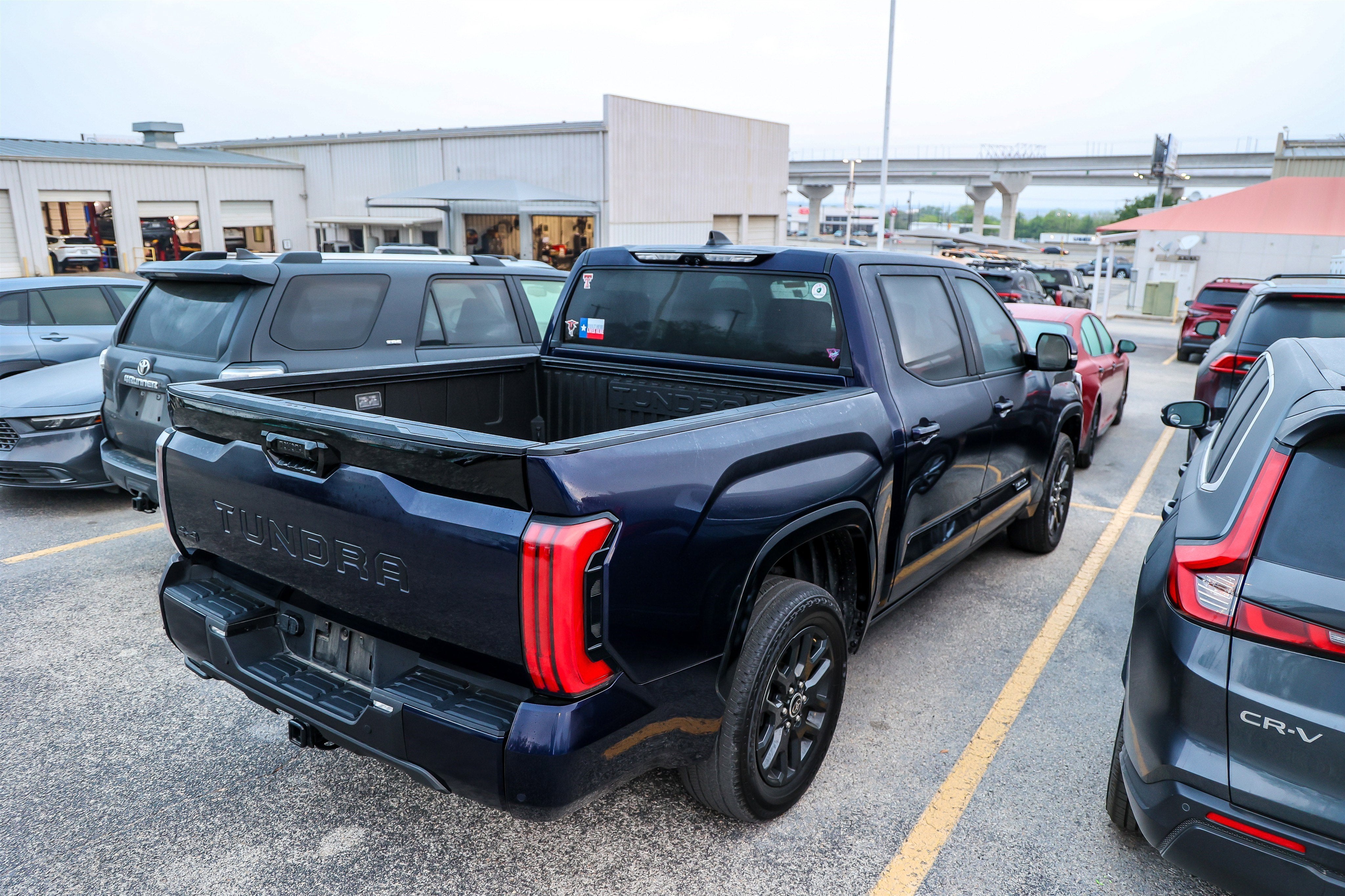 2023 Toyota TUNDRA 4X4 Platinum