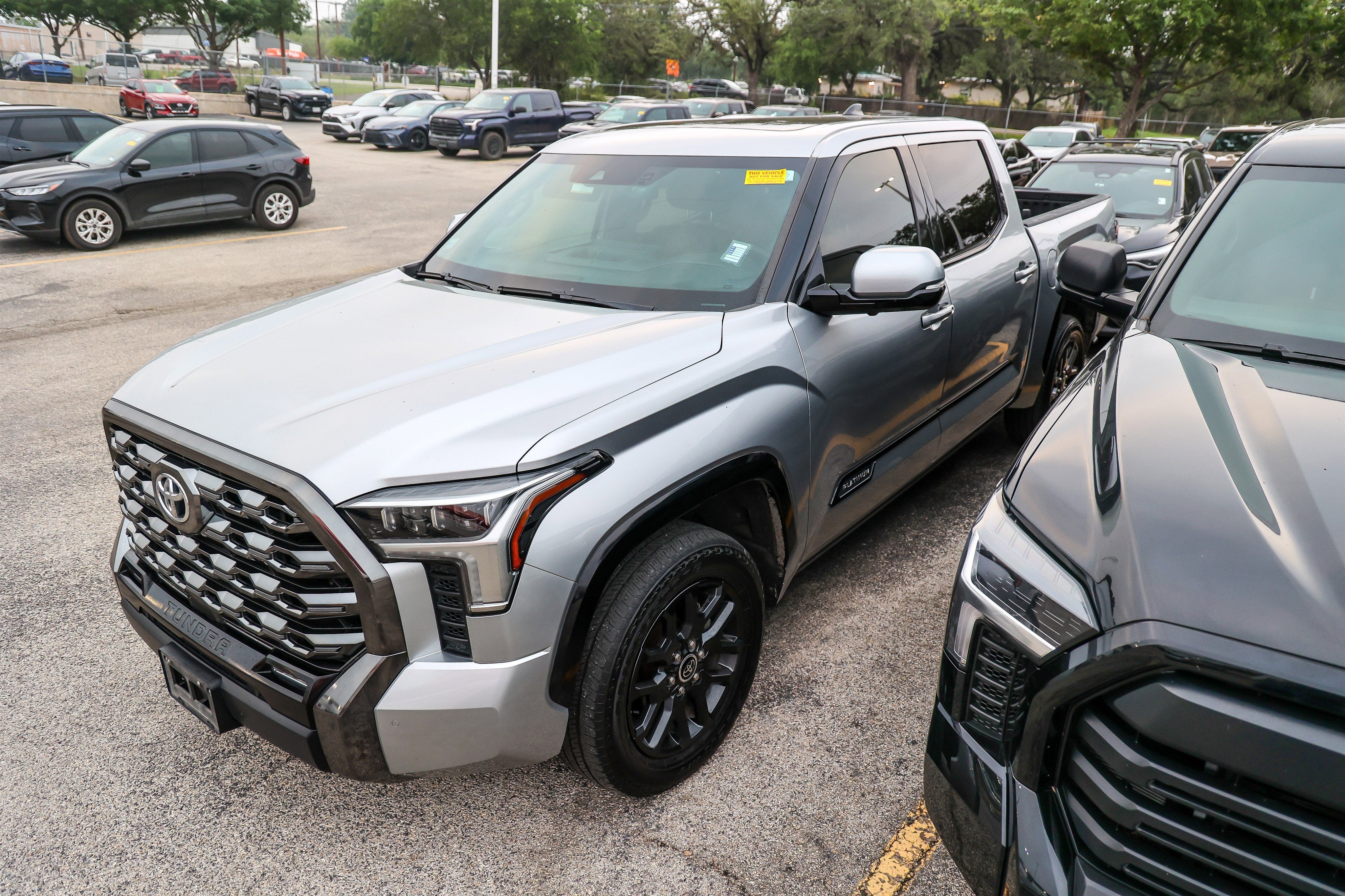 2023 Toyota TUNDRA 4X4 Platinum