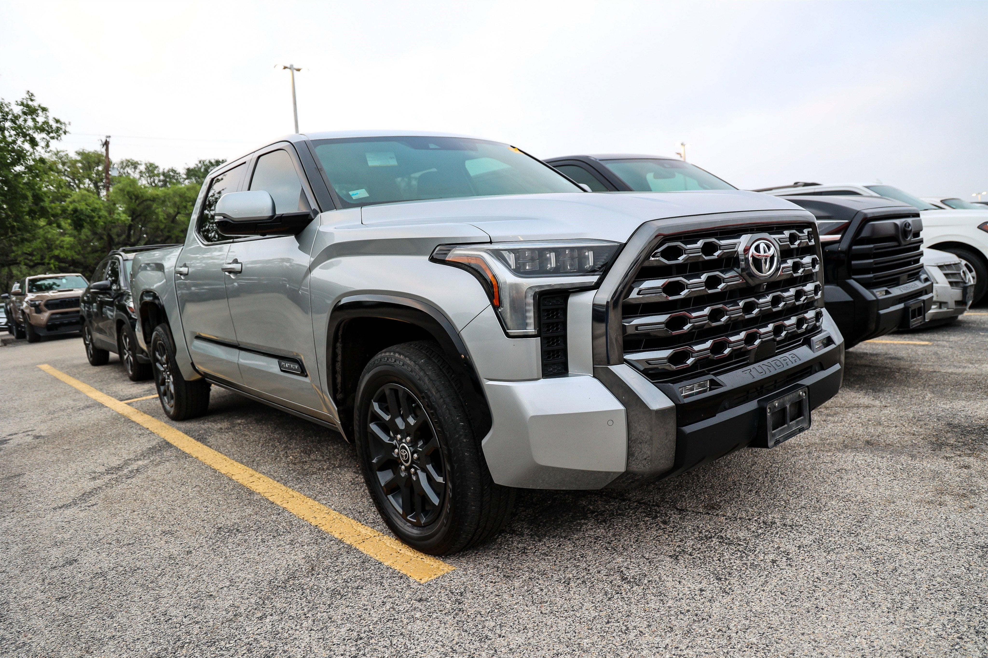 2023 Toyota TUNDRA 4X4 Platinum