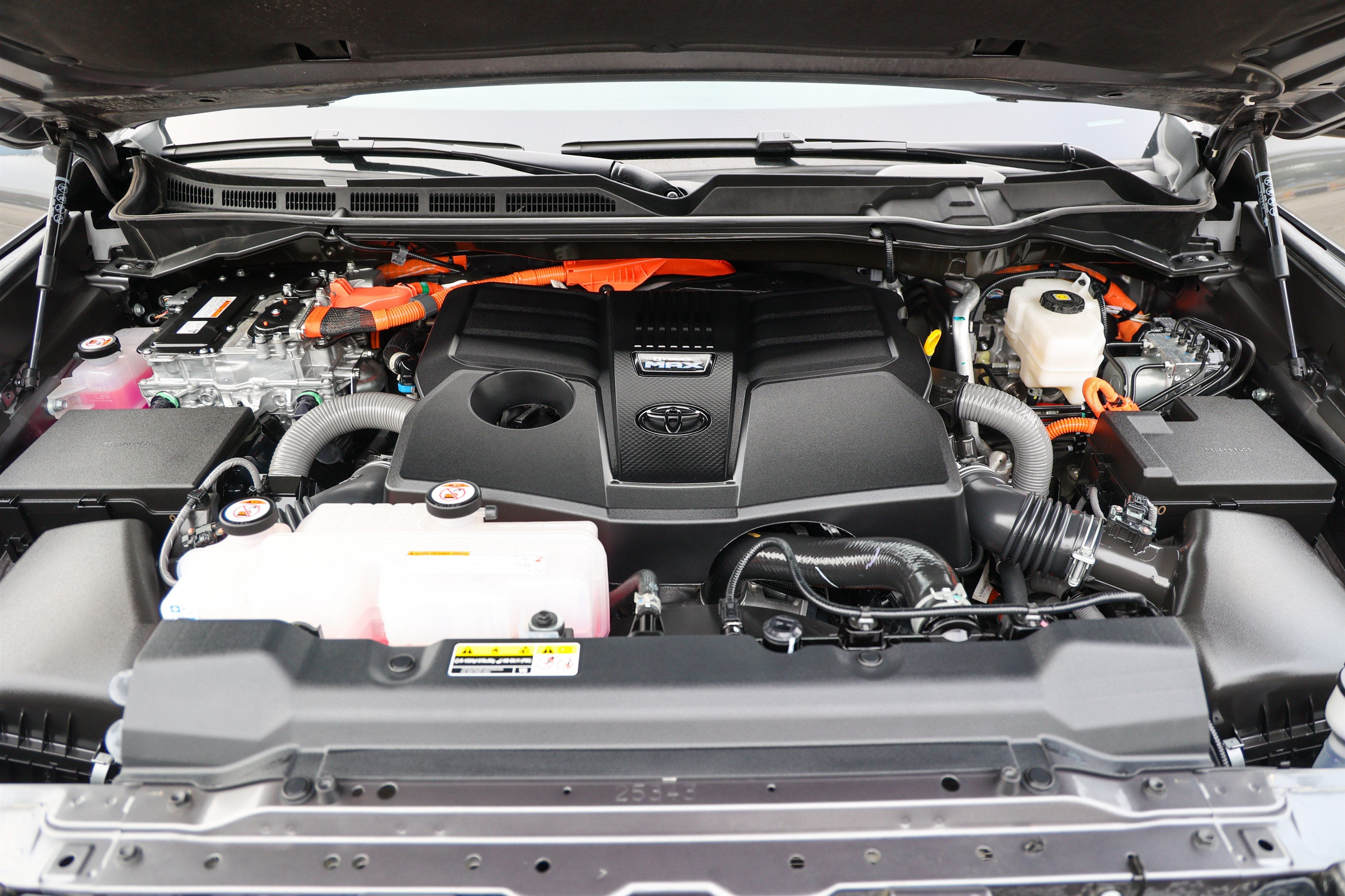2026 Toyota Tundra i-FORCE MAX Platinum Hybrid