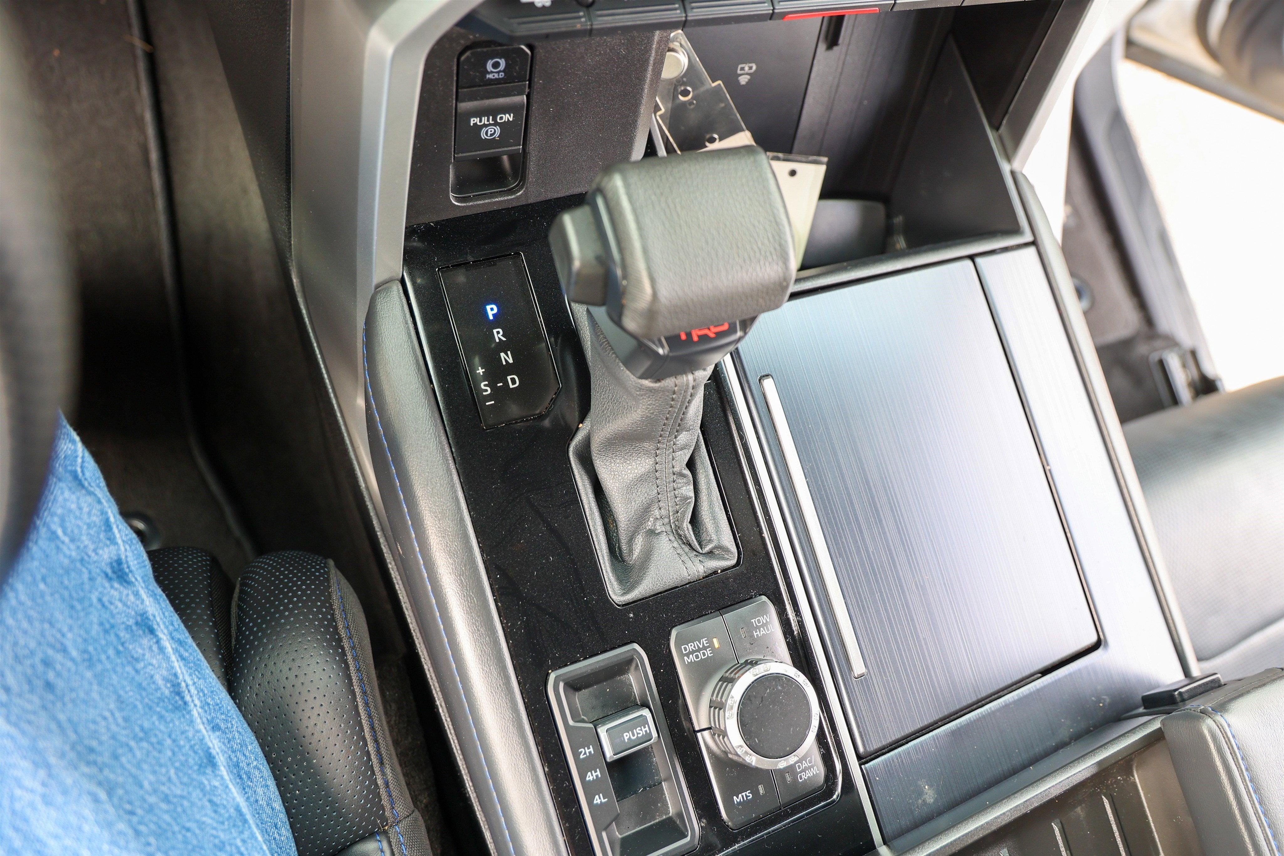 2025 Toyota TUNDRA 4X4 Platinum