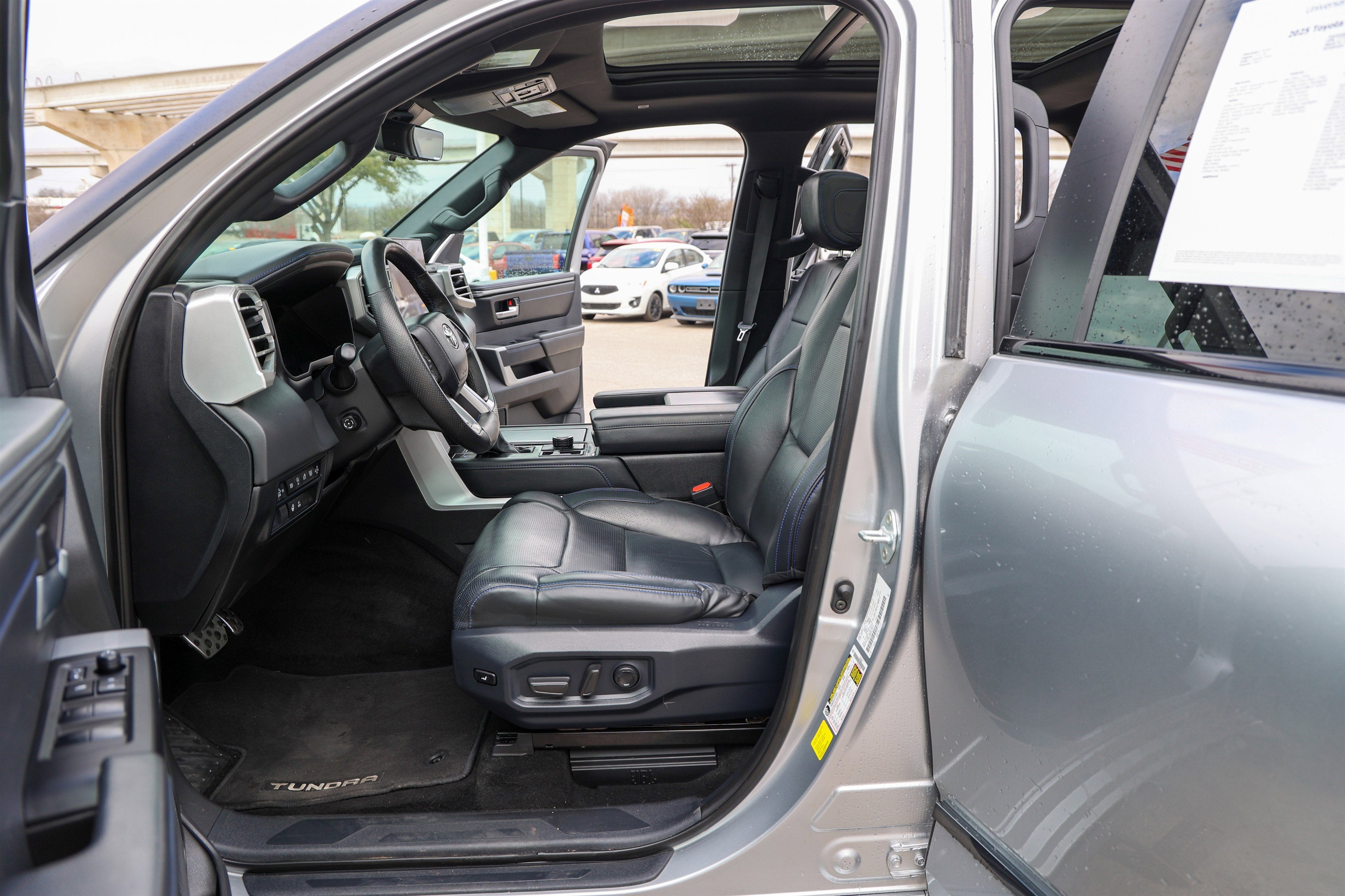 2025 Toyota TUNDRA 4X4 Platinum