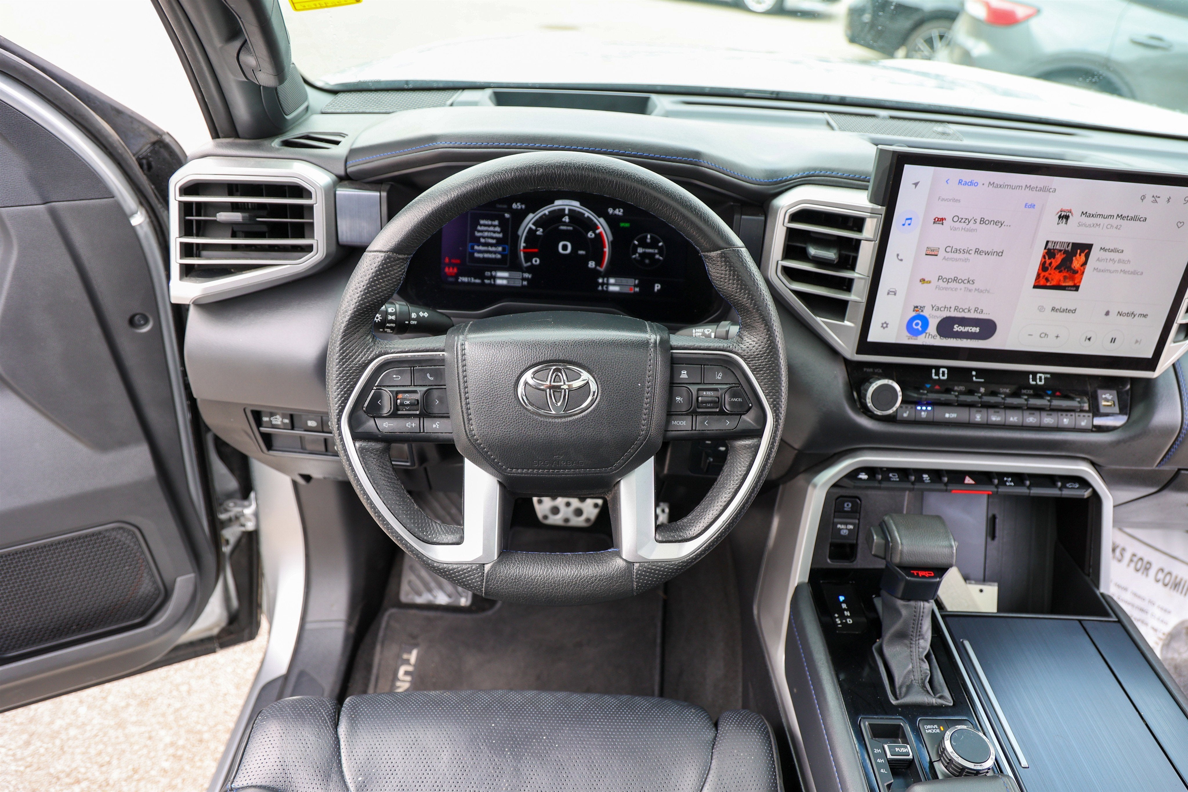 2025 Toyota TUNDRA 4X4 Platinum